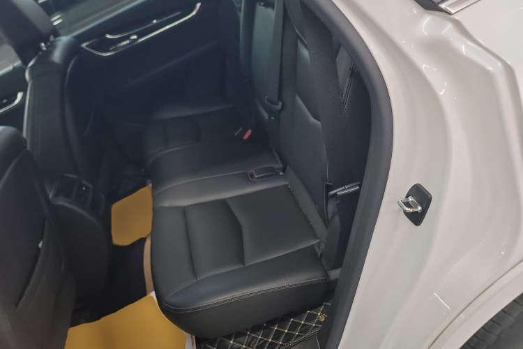 凯迪拉克XT5 2021款 28T 豪华型中控内饰21