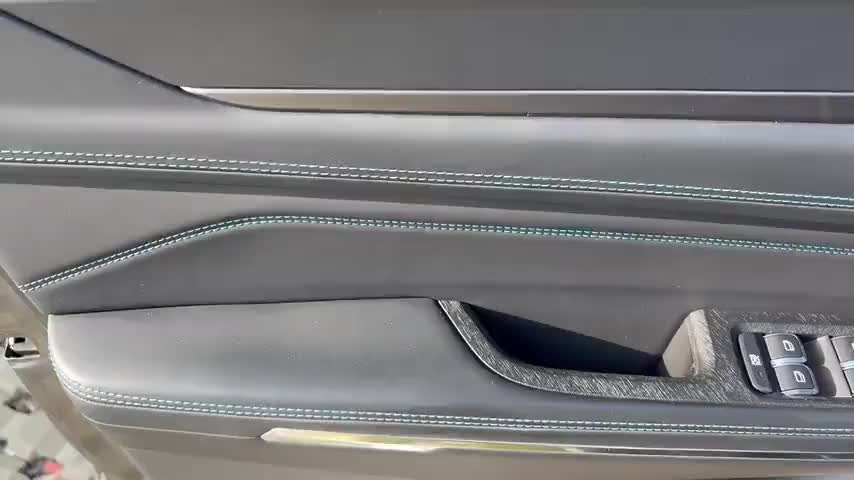 领克05 2020款 2.0TD 两驱耀Halo实拍1