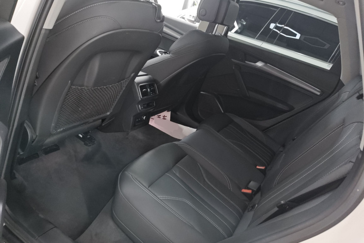 奥迪Q5L 2022款 改款 40T 豪华动感型中控内饰21