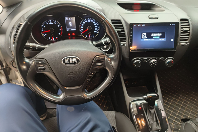 起亚K3 2016款 1.6L 自动GLS中控内饰12