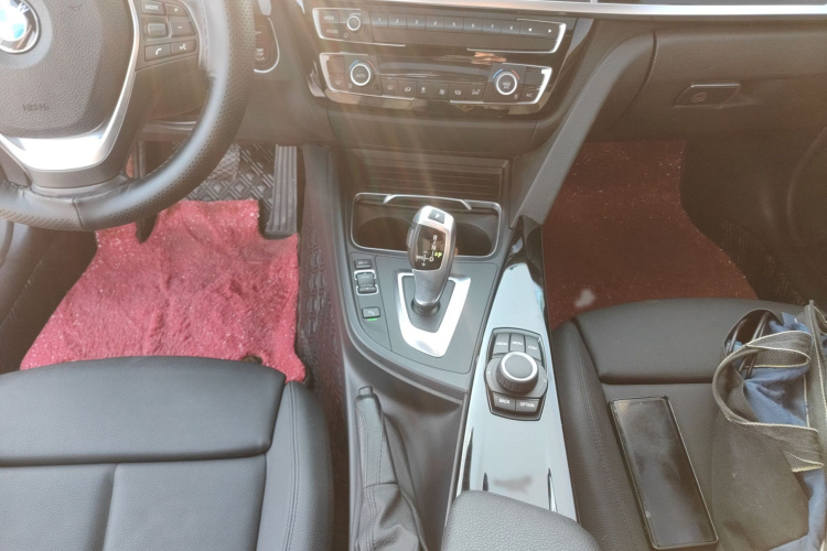 宝马3系 2018款 320Li 时尚型局部细节18