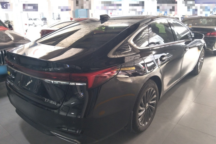 别克 君越 2025款 28T 白金版车身外观7