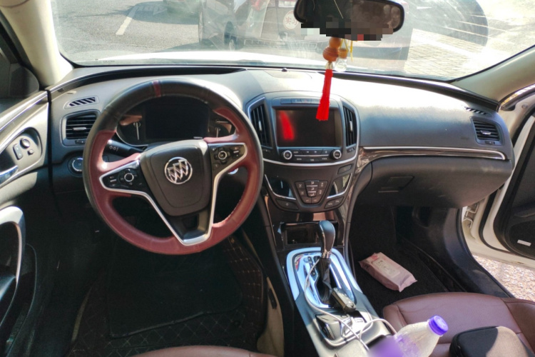 别克 君威 2014款 GS 2.0T 燃情运动版中控内饰12