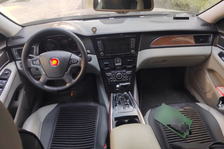 红旗H7 2013款 3.0L 尊贵型中控内饰12