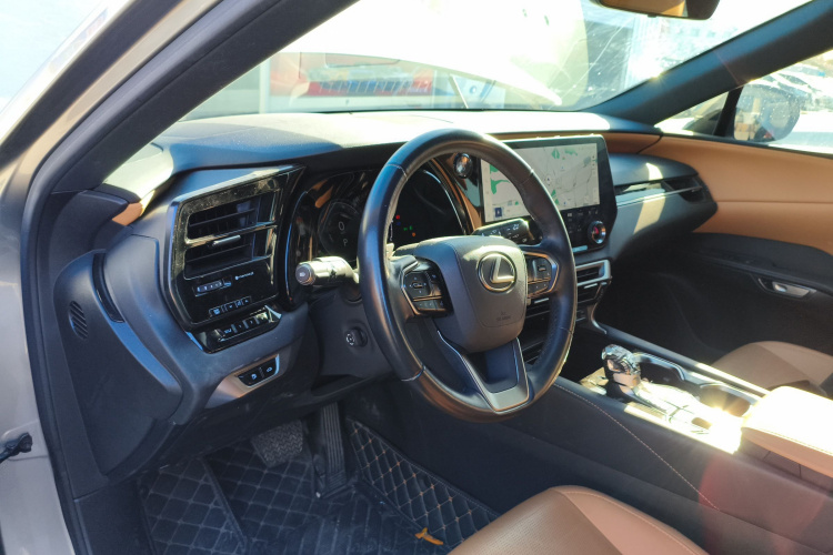 雷克萨斯RX 2023款 350h 四驱醇享版中控内饰12