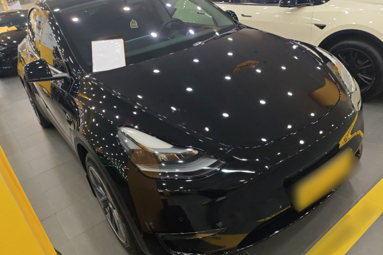 特斯拉 Model Y 2021款 标准续航后驱版车身外观3