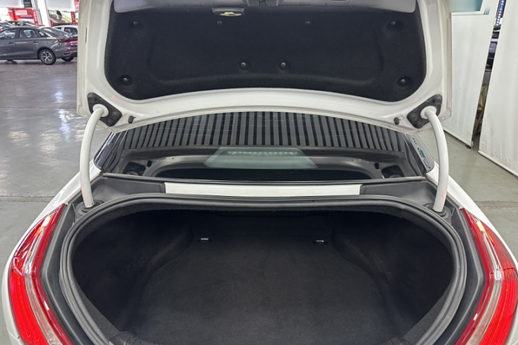 捷豹XJ 2015款  XJL 3.0 SC 两驱全景商务版中控内饰7015