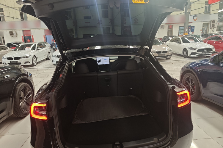 特斯拉 Model Y 2022款 改款 后轮驱动版机舱底盘23