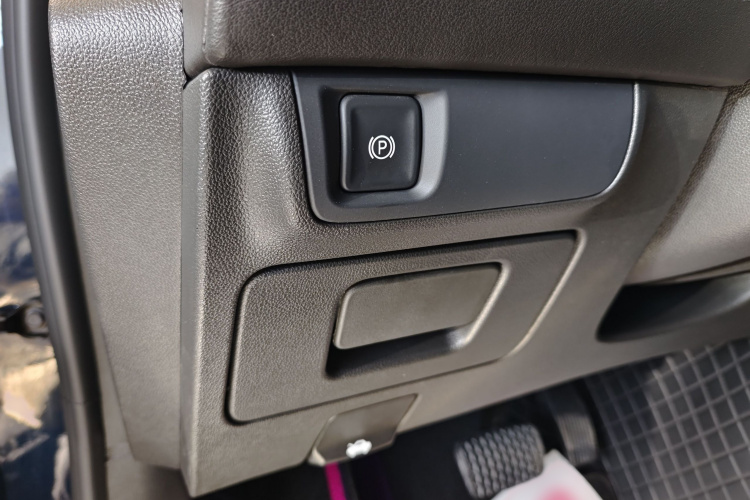 别克 君越 2020款 652T 豪华型中控内饰7001