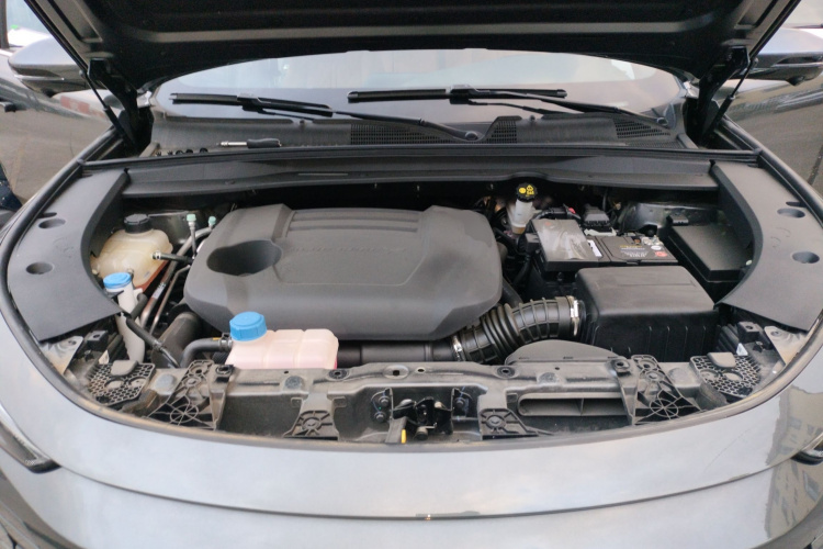 长安UNI-K 2023款 2.0T 两驱悦享型局部细节24