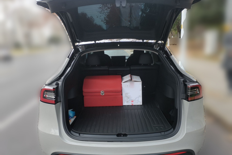 特斯拉 Model Y 2022款 改款 后轮驱动版中控内饰23