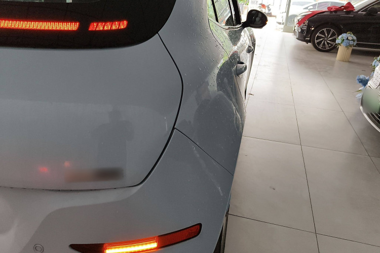 欧拉好猫 2022款 莫兰迪版 400km标准续航 豪华型 磷酸铁锂车身外观6006