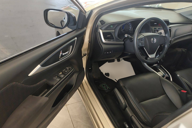 本田 凌派 2016款 1.8L CVT豪华版中控内饰7003