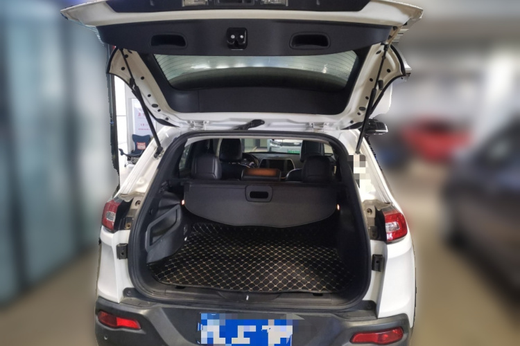 Jeep 自由光 2016款 2.4L 领先智能版中控内饰23