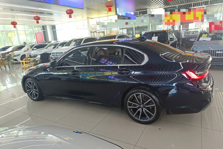 宝马3系 2022款 325Li M运动套装车身外观4