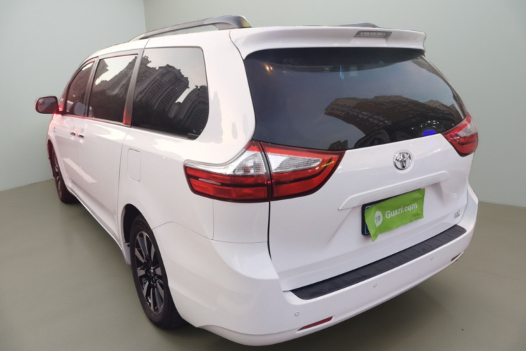 丰田 SIENNA 2015款 3.5L 四驱L车身外观5