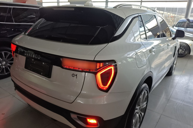 领克01 2019款 2.0T 两驱型Pro版 国VI车身外观7