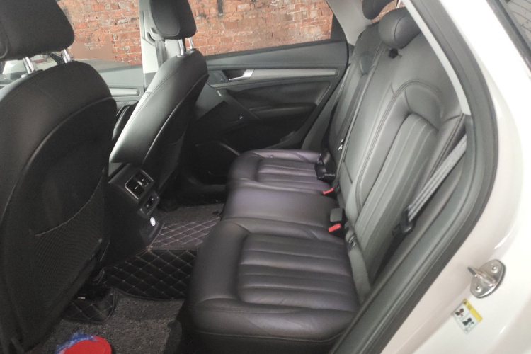 奥迪Q5L 2018款 40 TFSI 荣享进取型 国V中控内饰21