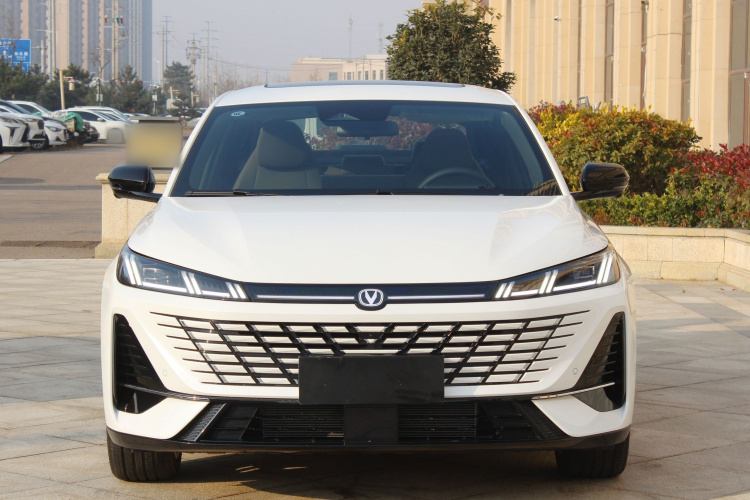 长安 逸动 2026款 第四代 1.5T 500Bar 智享型车身外观2