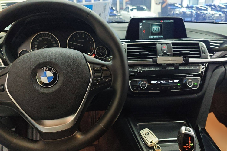 宝马3系 2018款 320Li 时尚型中控内饰7002