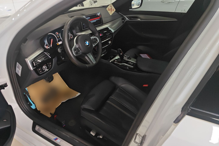 宝马5系(进口) 2018款 525i M运动套装中控内饰19