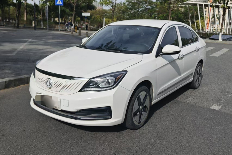 东风风神E70 2021款 改款二 500 超悦版车身外观1