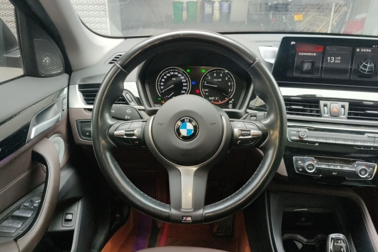 宝马X1 2021款 sDrive25Li 领先型中控内饰13