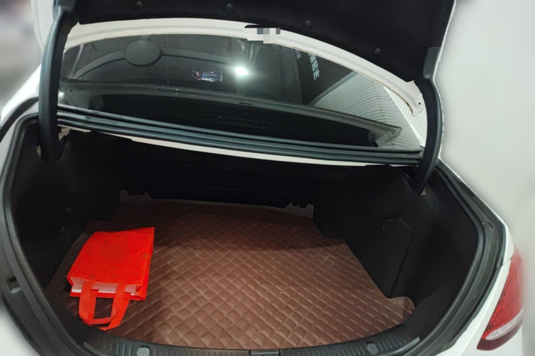 奔驰E级 2020款 E 300 L 豪华型中控内饰23