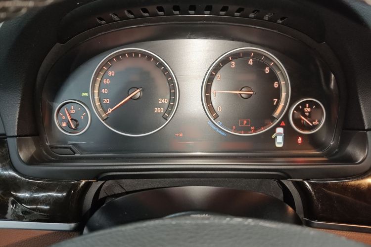 宝马5系 2014款 525Li 领先型局部细节14