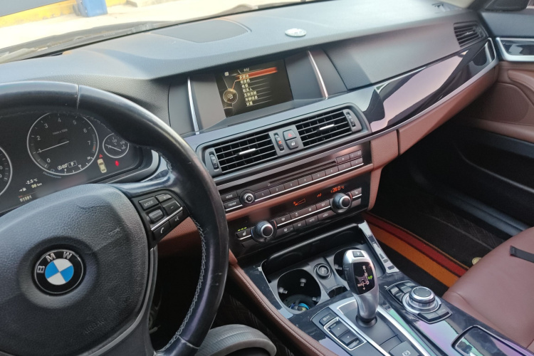 宝马5系 2017款 520Li 典雅型中控内饰12