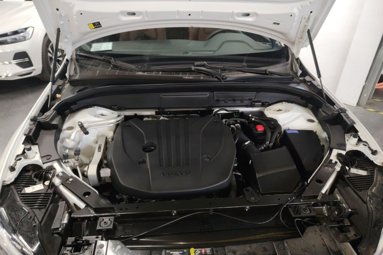 沃尔沃XC60 2025款 B5 四驱智远豪华版机舱底盘24