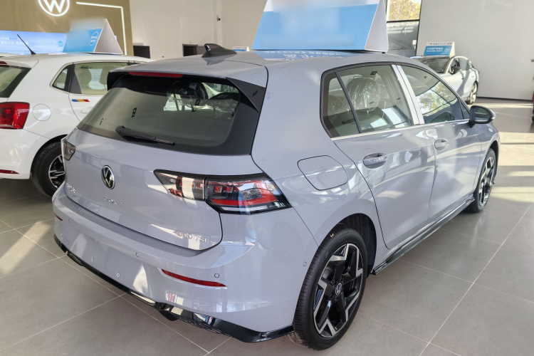 大众 高尔夫 2025款 300TSI R-Line车身外观6005