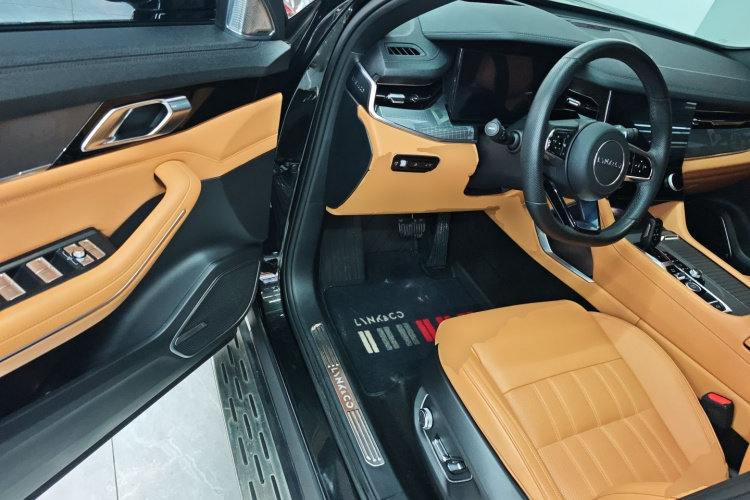 领克09 EM-P 2023款 2.0TD EM-P 远航版PM 七座中控内饰20