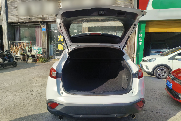 马自达CX-4 2016款 2.0L 自动两驱蓝天品位版机舱底盘23