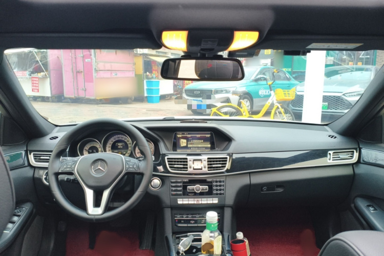 奔驰E级 2015款 E 180 L 运动型中控内饰7002