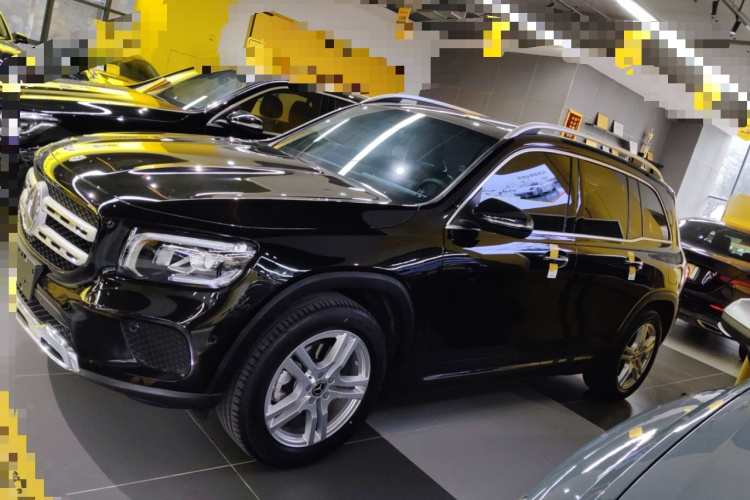 奔驰GLB 2021款 GLB 200 动感型车身外观4