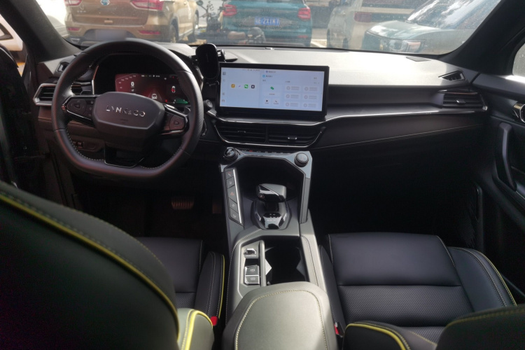 领克06 2023款 Remix 1.5T 劲Halo中控内饰7002