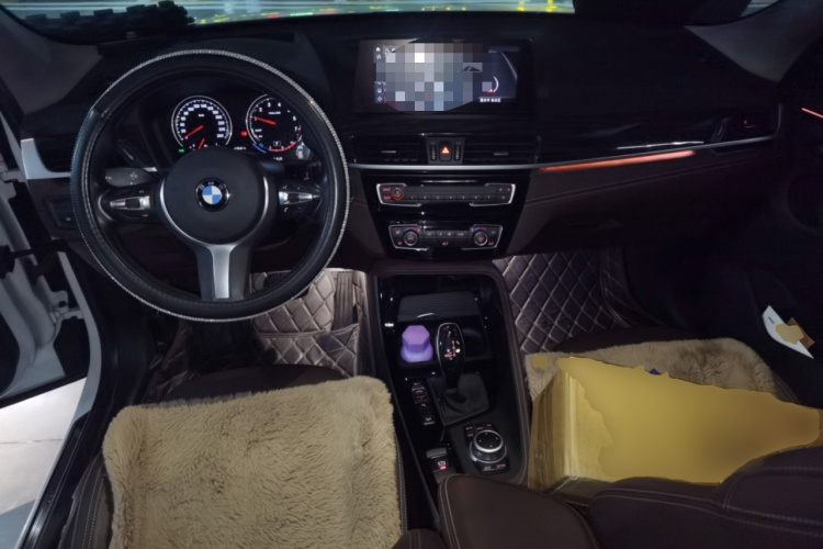 宝马X1 2020款 xDrive25Li 尊享型中控内饰12