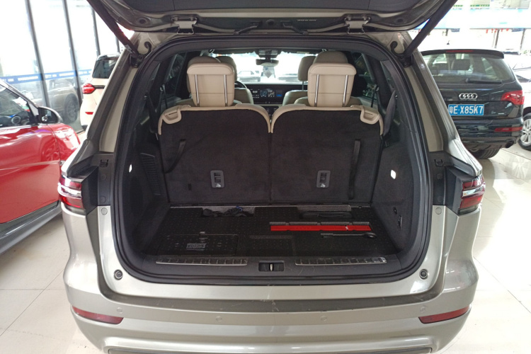 理想汽车 理想ONE 2020款 增程6座版机舱底盘23