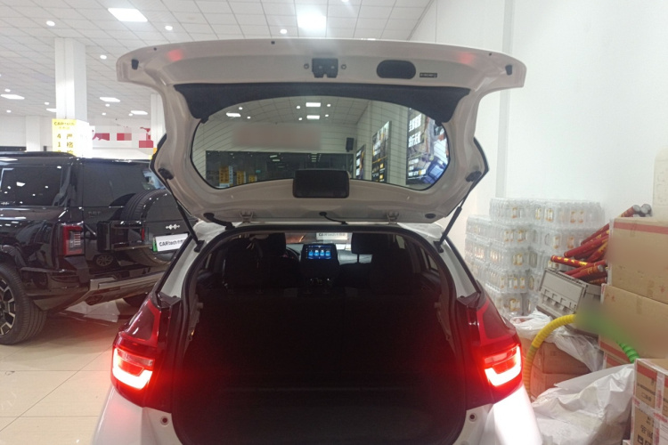 丰田 威驰FS 2021款 1.5L CVT锋驰版机舱底盘23