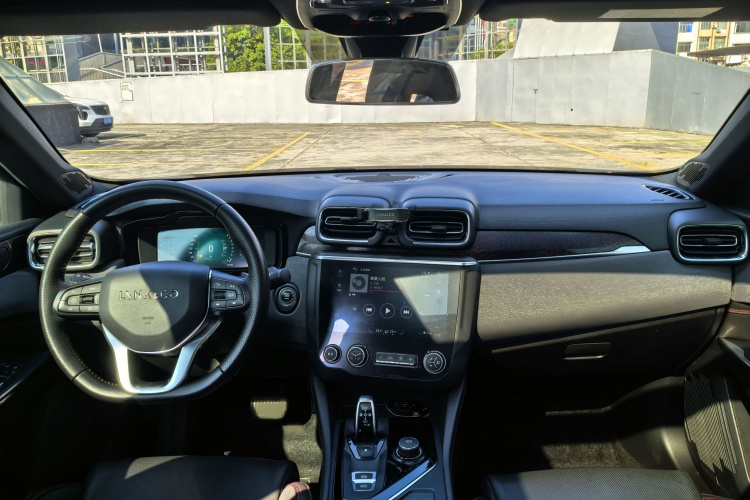 领克03 2018款 1.5TD DCT劲版 国V中控内饰7015