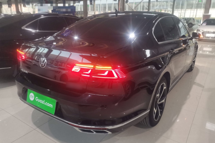 大众 迈腾 2023款 200万辆纪念版 330TSI DSG豪华型车身外观6005