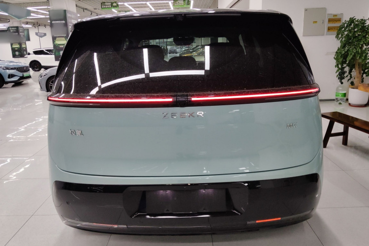 极氪MIX 2025款 智驾版车身外观6