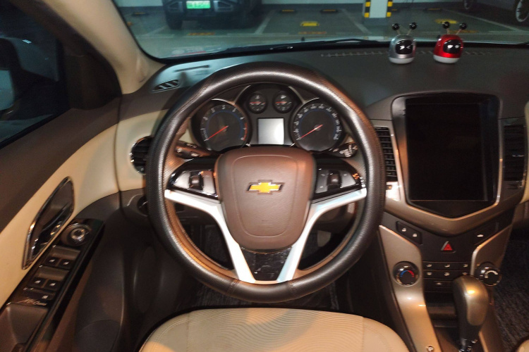 雪佛兰 科鲁兹 2015款 1.5L 经典 SE AT中控内饰13