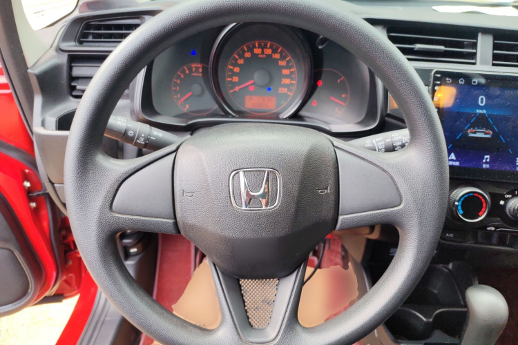 本田 飞度 2018款 1.5L CVT舒适天窗版局部细节13