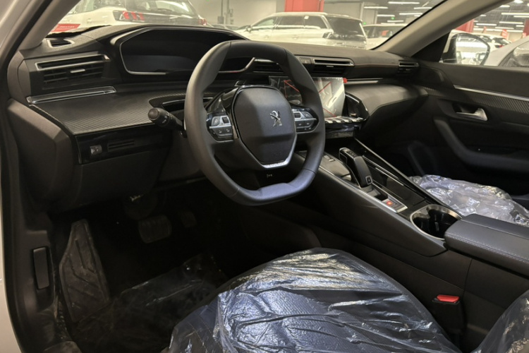 标致508 2022款 508L 360THP PureTech 先锋版中控内饰7001