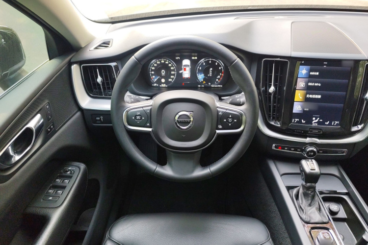 沃尔沃XC60 2019款 T5 四驱智远版 国VI中控内饰13