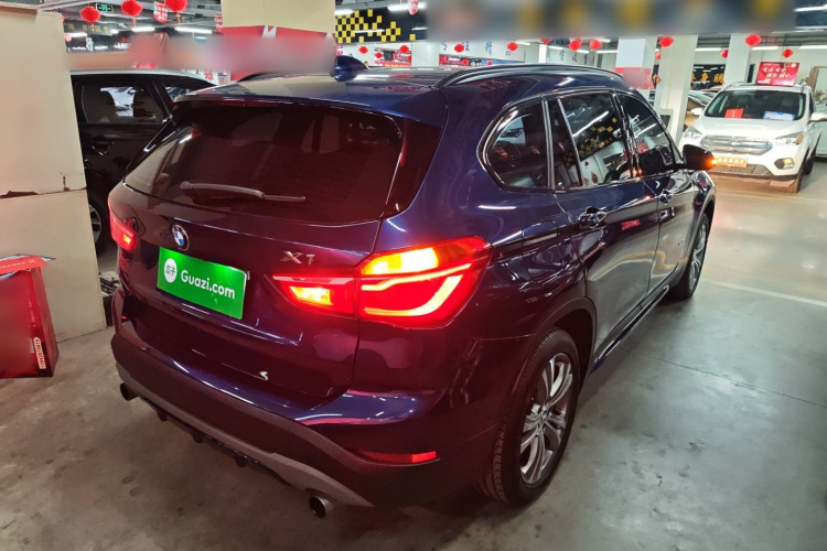 宝马X1 2018款 xDrive20Li 尊享型车身外观7