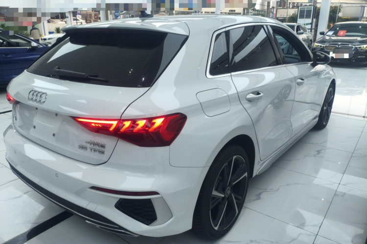 奥迪A3 2024款 Sportback 35 TFSI 时尚运动型车身外观6005