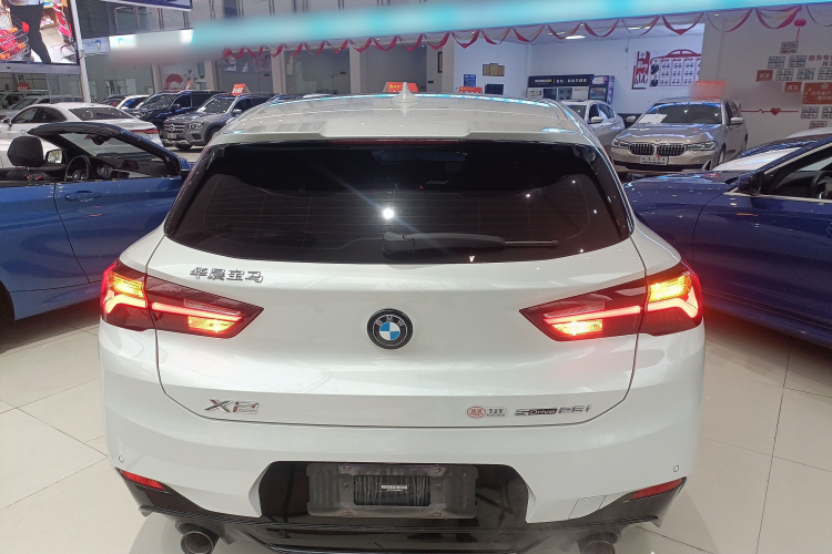 宝马X2 2022款 sDrive25i 曜夜版车身外观6